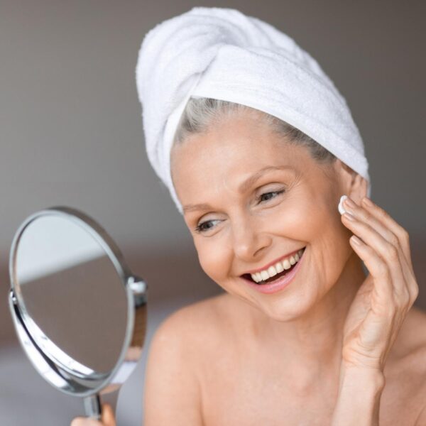 Por que a hidratação facial é tão importante em qualquer idade