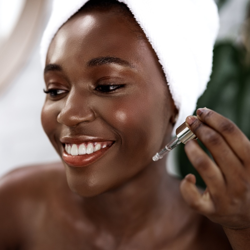 Sérum facial com ativos naturais para o rosto por que preferir - DNA Ativado
