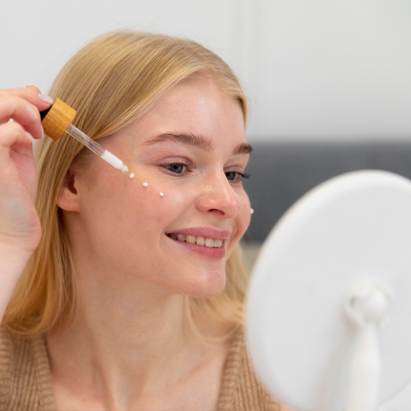 Sérum facial com efeito lifting como funciona e quando usar - DNA Ativado